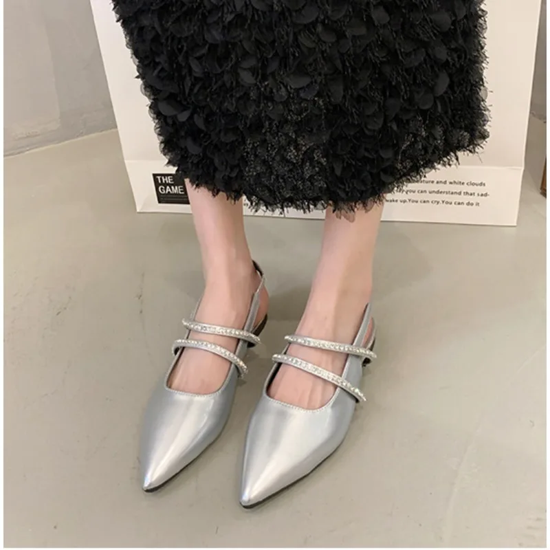 

Baotou Back Empty Sandals Women's 2024 New Shallow Thick Heel Pointed Women's Shoes Inner and Outer Leather Hollow Shoes