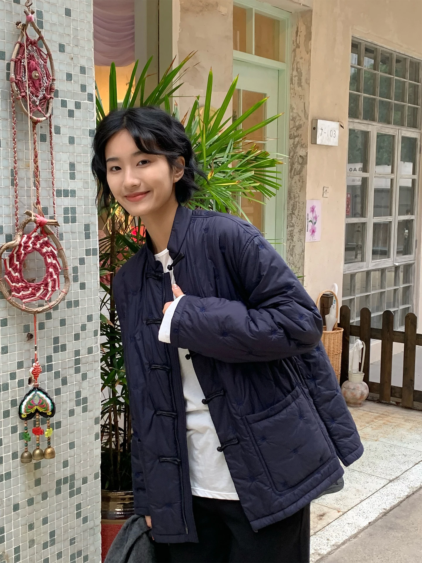 

Новая женская хлопковая куртка Zhou Xiaoya 2026 года, весенняя, в стиле Цин, синяя, простая, с вышивкой, воротником-стойкой и пуговицами, в традиционном китайском стиле