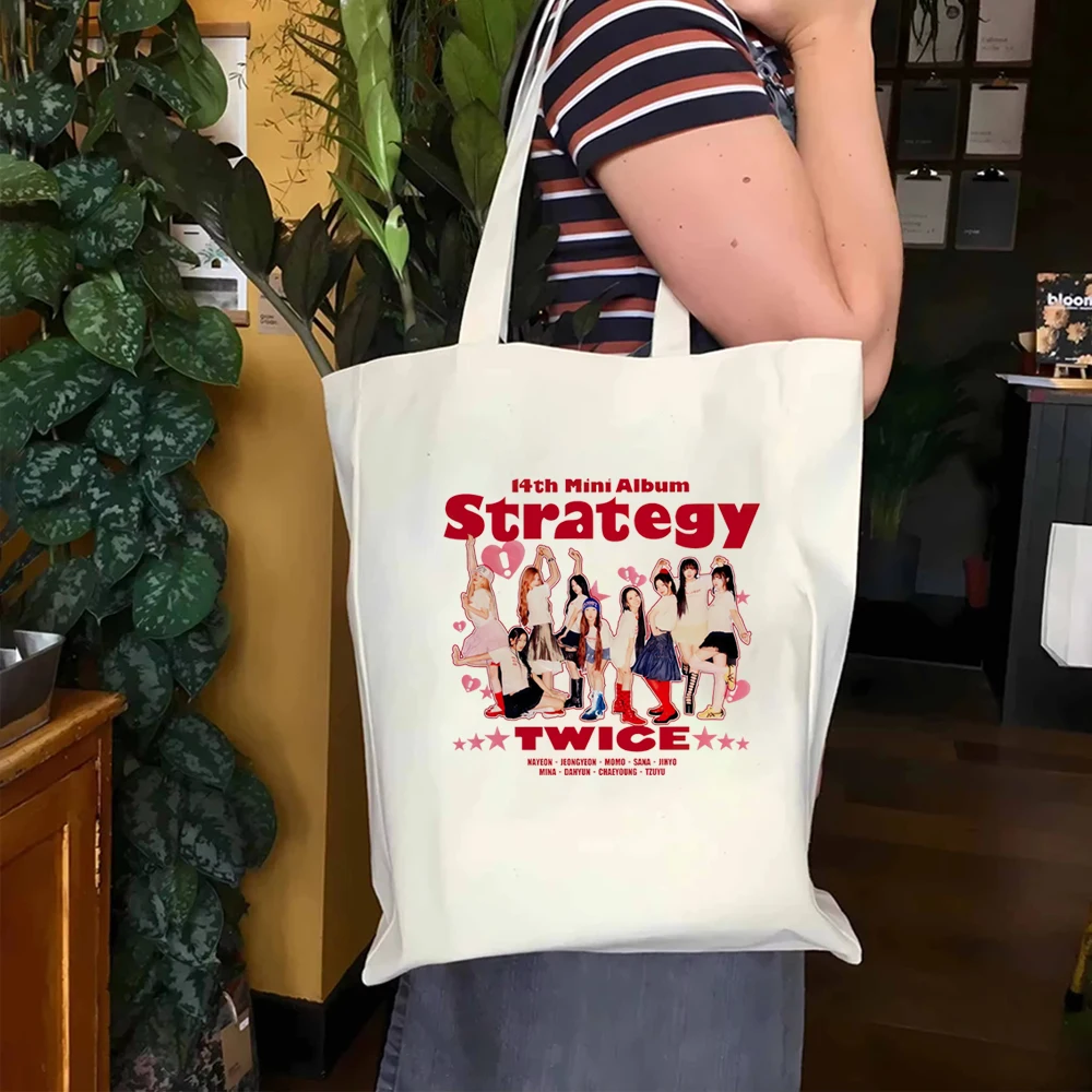 แฟชั่น Harajuku พิมพ์กระเป๋าสะพายขนาดใหญ่น่ารัก K-Pop Girls Group พิมพ์ Tote กระเป๋า Y2K ผู้หญิง Casual All-Match ผ้าใบกระเป๋า