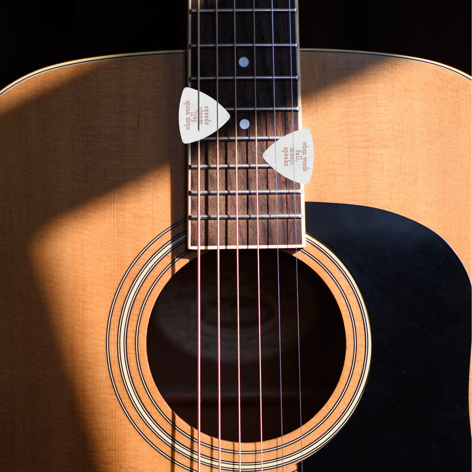 

3Pcs Guitar Picks Small Thick Durable Finger Protection Comfortable Grip for Electric Acoustic Bass Guitar Accessories