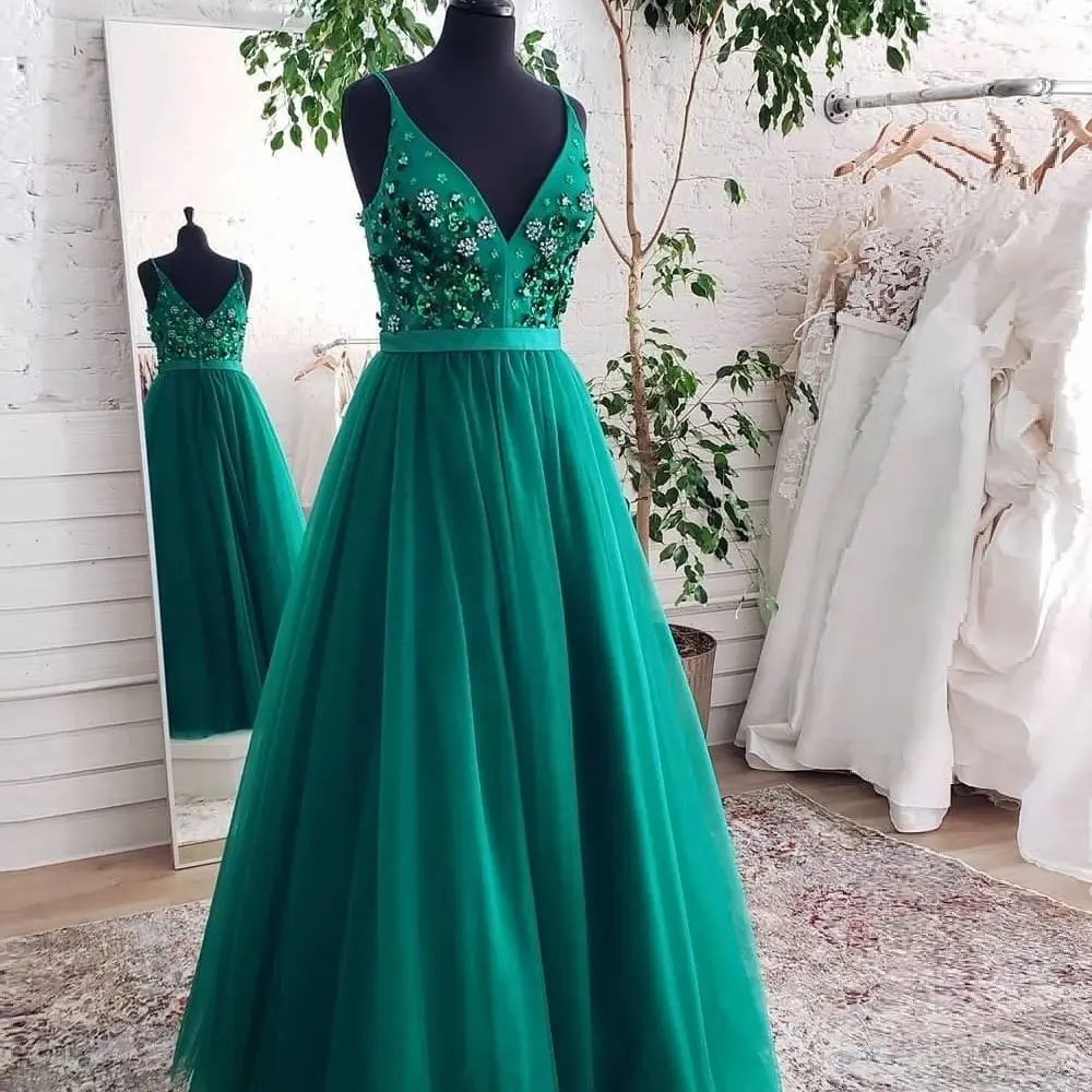 Vestido verde bonito y dulce con cuello en V y tirantes finos para fiesta de bienvenida, apliques de tul con cinturón, corte en A, vestidos de fiesta de graduación de noche para mujer