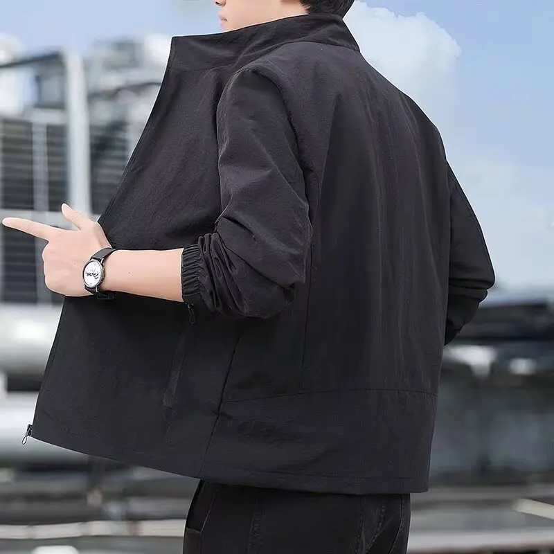 Spring Autumn Lightweight Waterproof Windproof Casual Jacket Short Length Zipper Closure Polyester Fiber Sportswear Outdoor Coat