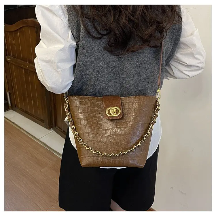 

Модная большая сумка-ведро 2025 года, просторная женская сумка через плечо с верхней ручкой, сумка через плечо «день-ночь», повседневная сумка-слинг