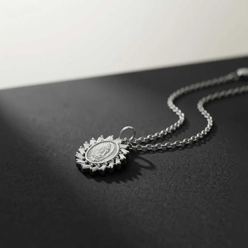 Classic Silver Tone Copper Pendant Necklace, Radial Zircon Oval Relief Portrait Decor Jewelry for Banquet & Special  Selection