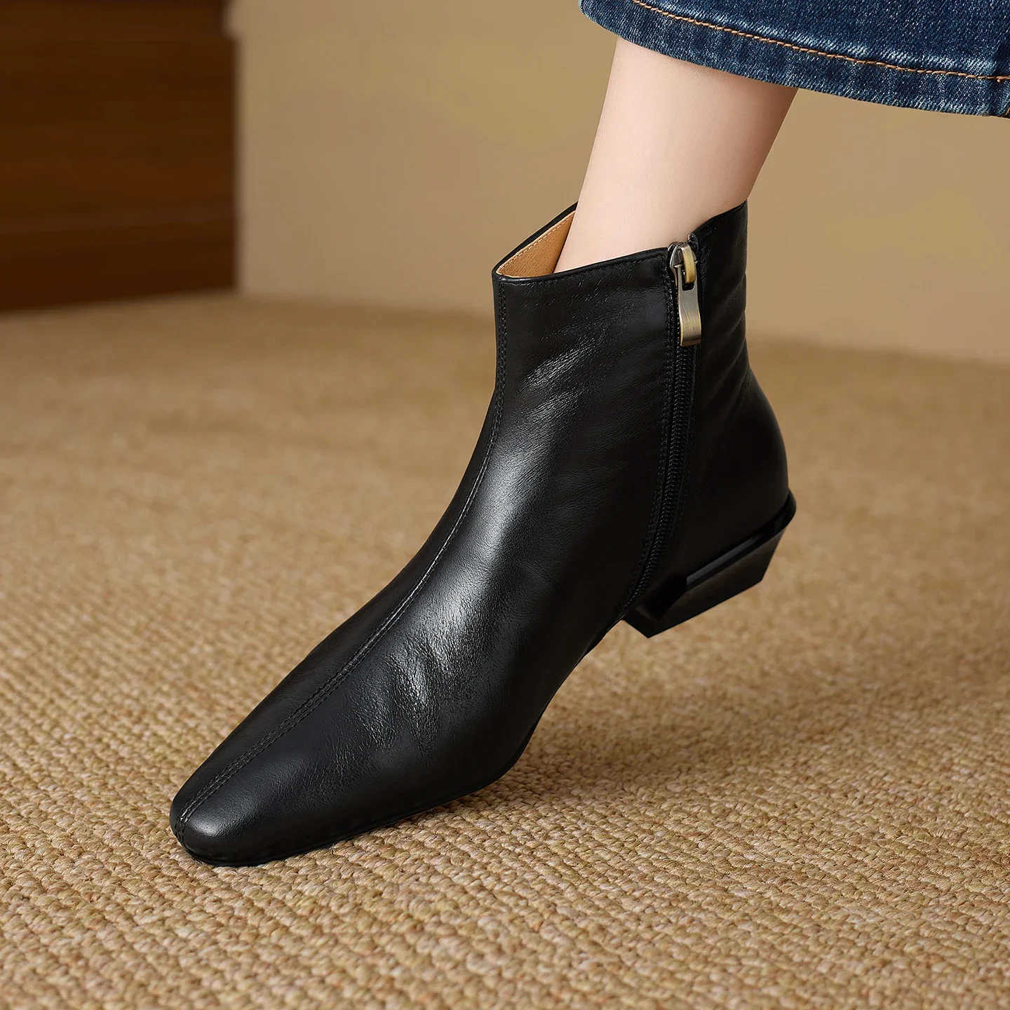 New Autumn Winter Cow Leather Women Boots Fashion Pointed Toe Knight Boots for Women Short Boots Women Chunky Heel Botas Mujer