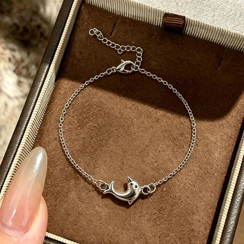 Women's Sweet Dolphin Bracelet Simple Ocean Jewelry Accessory Fashionable Sea Life Theme Arm Candy for Casual Wear