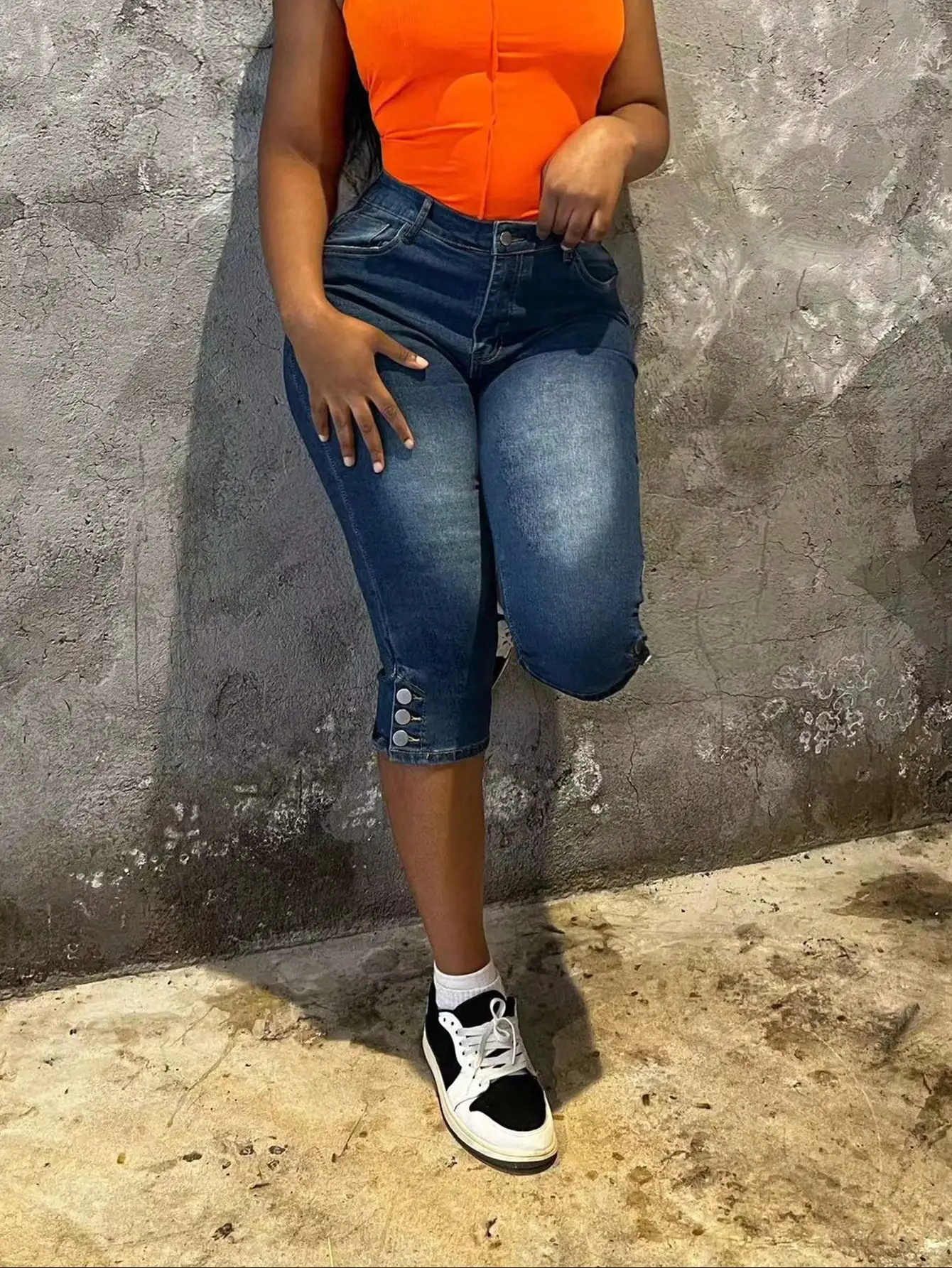 

Women's High Waisted Denim Capris 2025 Trendy Button Front Stretch Fabric Knee Length Jeans