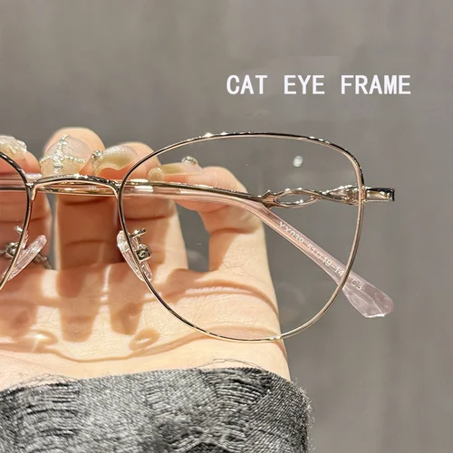 Imagen 2 del producto OKH, gafas graduadas con montura de ojo de gato para mujer, miopía, venta al por mayor, nuevo exquisito marco pequeño de seda dorada con diseño hueco