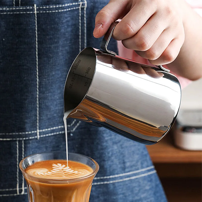 

Custom Barista Logo Metal 350 Ml 700 Ml Coffee Milk Steaming Frother Cup Latte Art Jug Stainless Steel Milk Pitcher With Measure