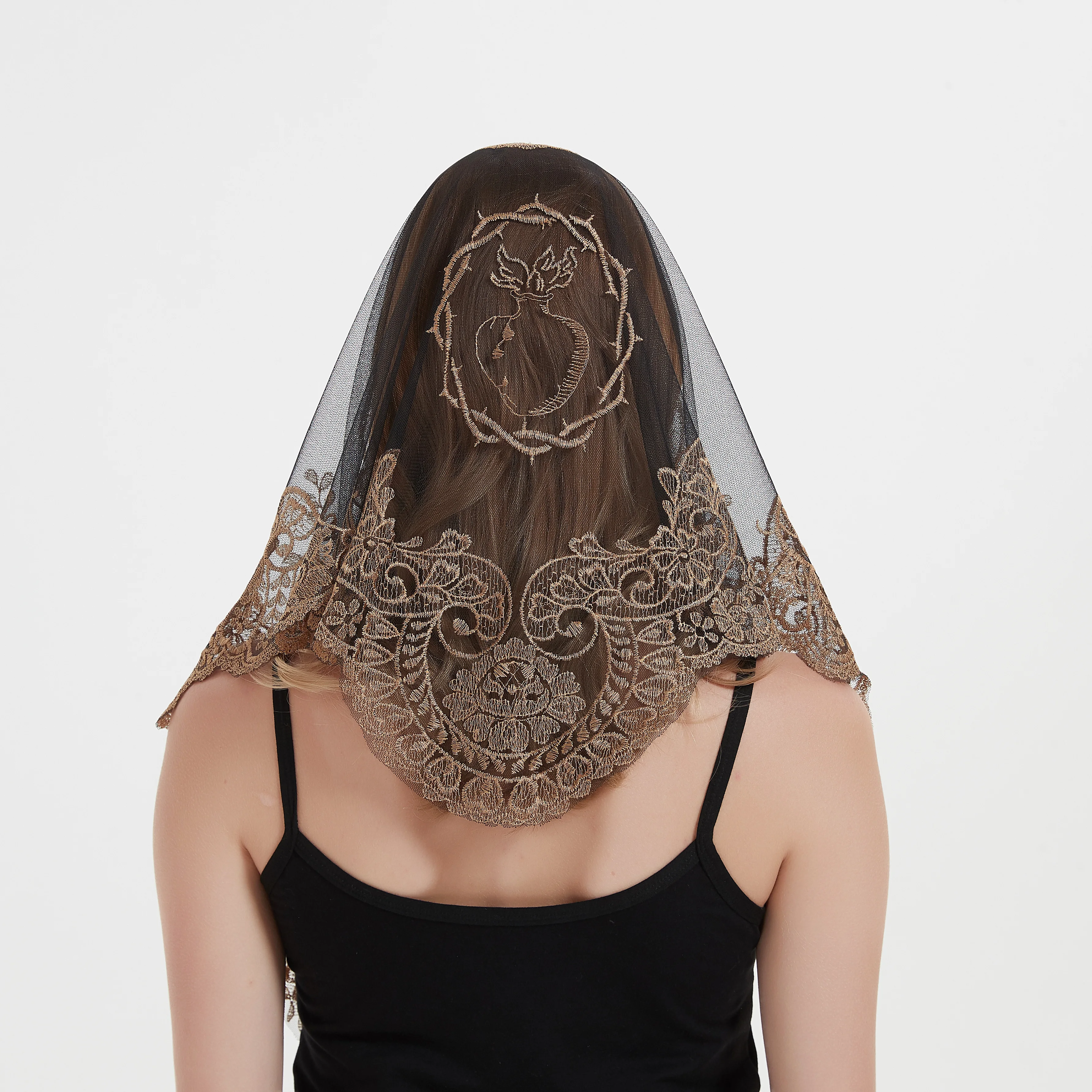 

Quality Embroidery Triangular Lace Chapel Shawl Catholic Veil Lace Mantilla