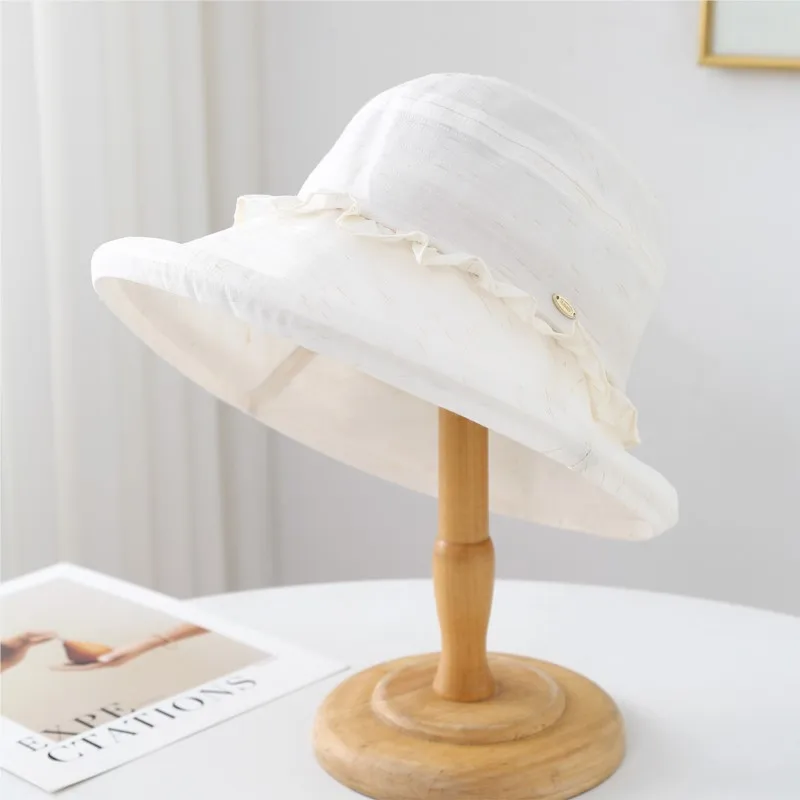 The sweet flower fisherman hat is fashionable elegant lightweight breathable sun-protective and trendy