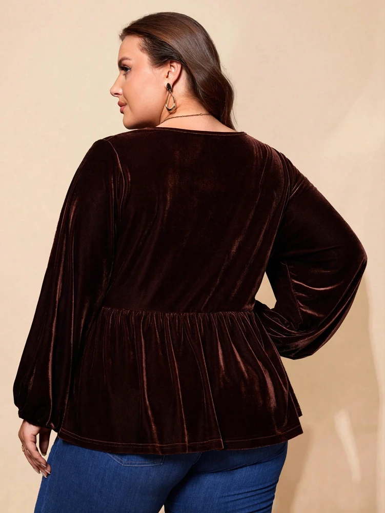 Plus-Size Samt-Oberteil mit V-Ausschnitt für Damen – Einfarbig, elegant und raffiniert – Neue Herbstkollektion 2026 – Detail 7