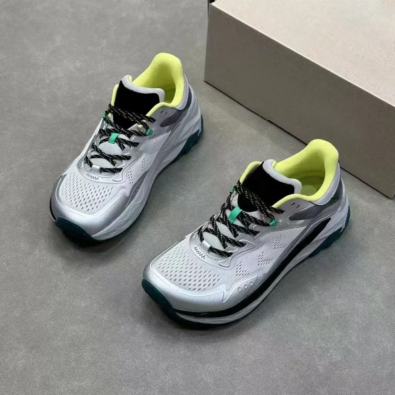 New Hot Marathon Breathable Stretch Training Running Sneakers Lightweight Sneakers Women's Athletic Sneakers Sneakers