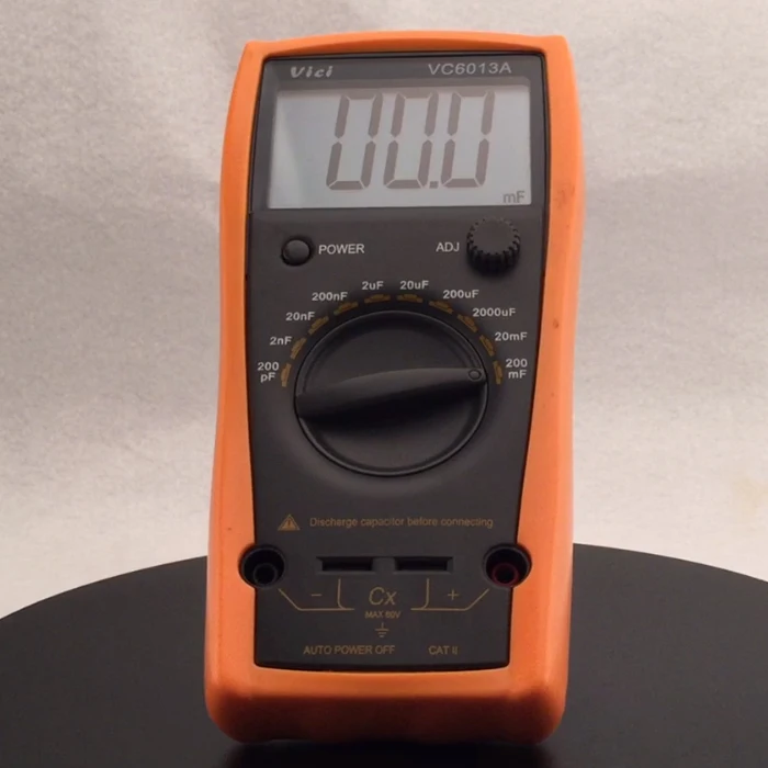 

Высокоточный измеритель надежной емкости VC6013