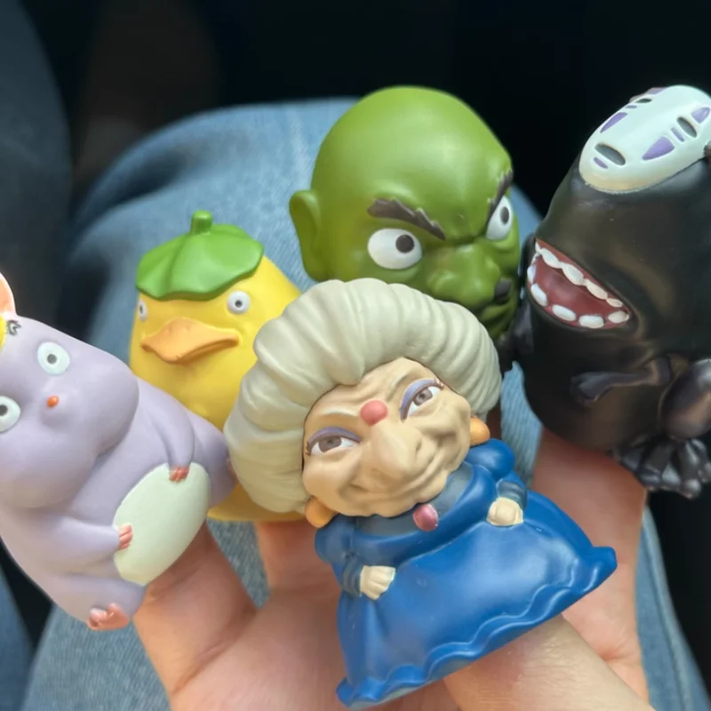 في المخزون بقعة انمي ياباني الأبيض التنين الفحم الكرة قزم مجهولي الهوية الذكور فنجر دمية الديكور فنجر مجموعة لعبة هدية عيد ميلاد