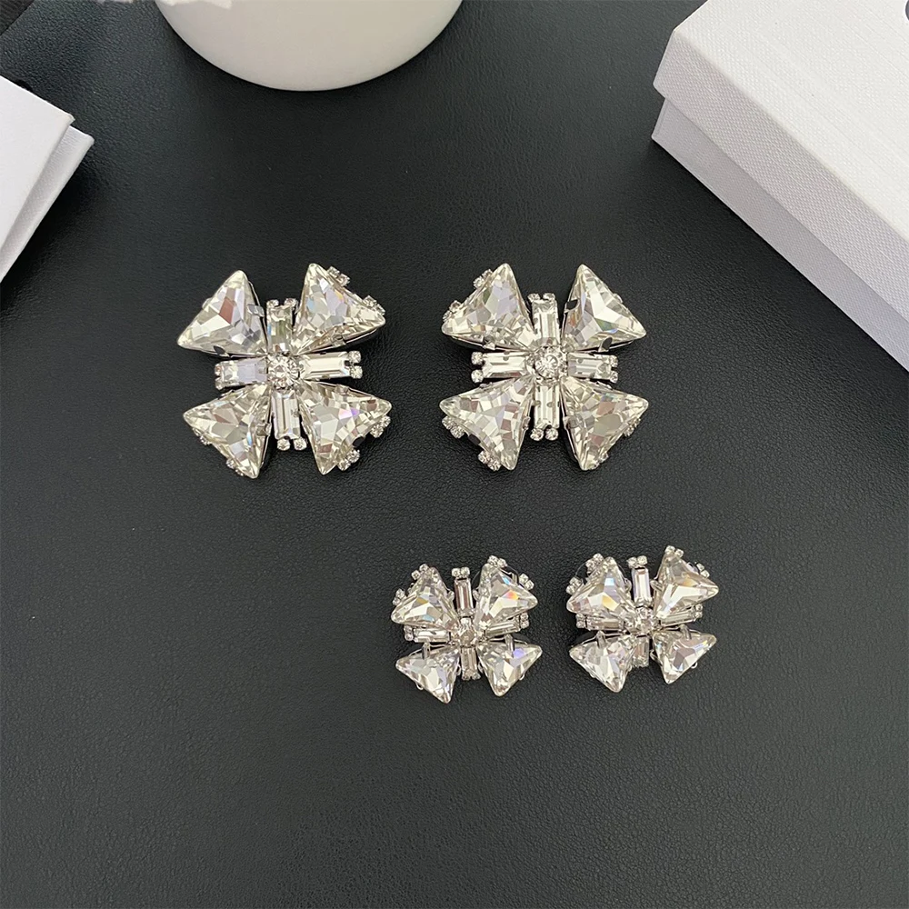 

To Reines 2024 European Punk Fashion High Quality Four-Leaf Clover Crystal Ear Clip Earring Women Girls Party Vintage Jewelry