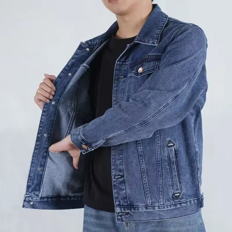 

Мужская джинсовая куртка свободного кроя из утолщенного денима, весна 2025, с отложным воротником, с множеством карманов, рабочая одежда, повседневная молодежная верхняя одежда из полиэстера