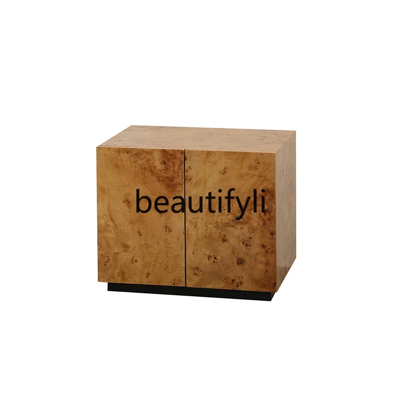 

Tumor bark edge a few sofa corners a few French antique lockers light luxury bedside tables