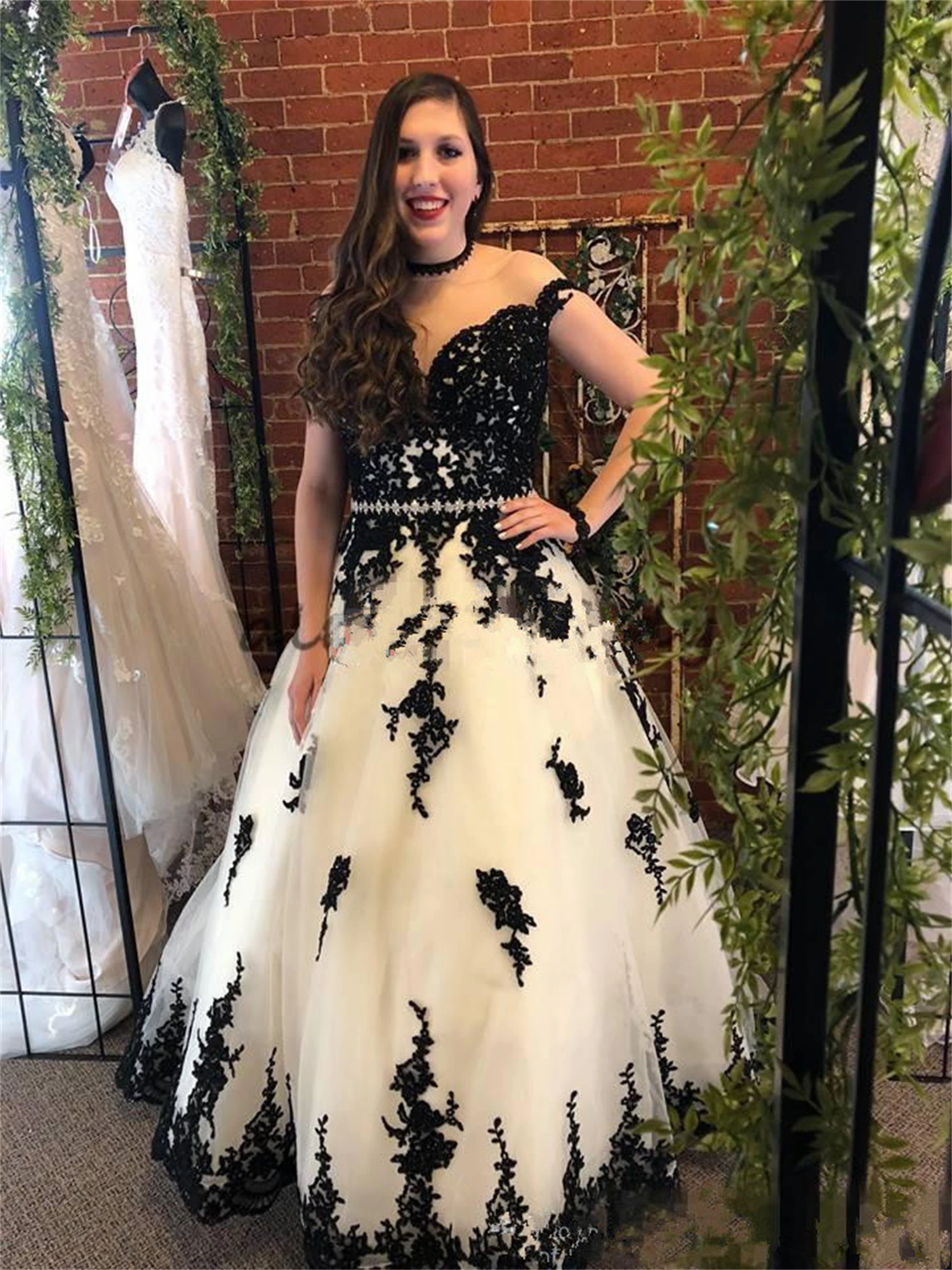 Wedding Dress Gala Dresses Woman Customized for Party Dresses for Prom Line A Black Decal White V Collar Evening Gown Luxury