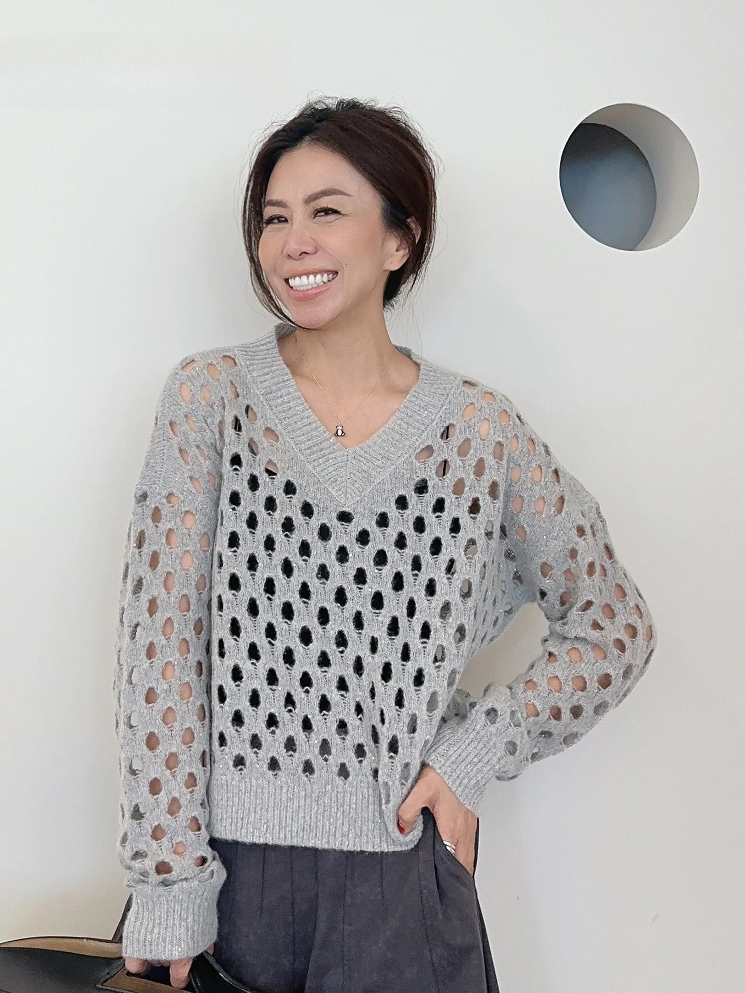 

Long Sve Hollow out Camere Sweater Ele V-Ne Design Women's Casual Comfortable Knitted Top by Baatone