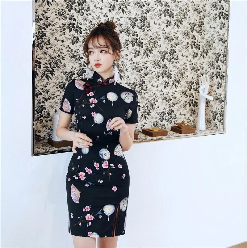 

2023 New Black Short Cheongsam Qipao Fashion Women Dress Summer Party Costume Vintage Girl Fan Printing Dresses