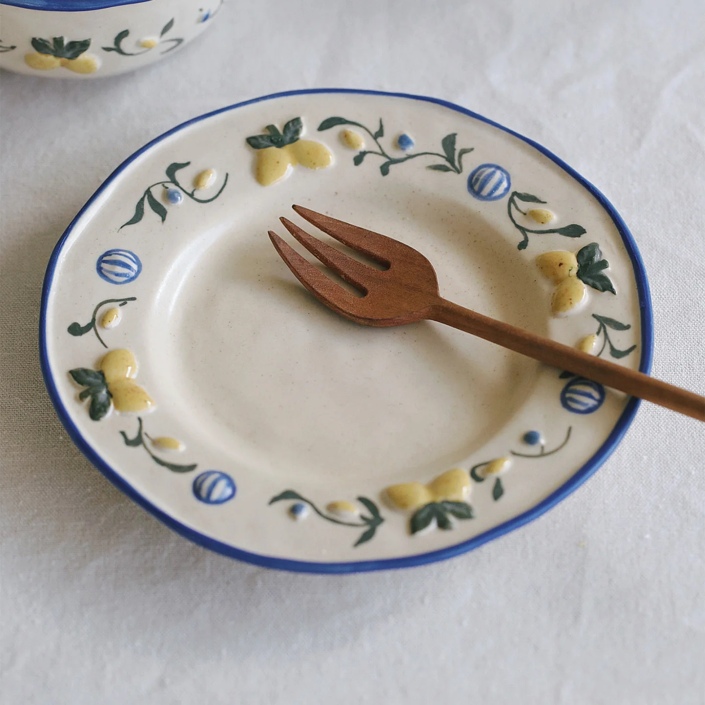 

Креативный набор тарелок Creative Cerc 7 дюймов: красивая посуда для фруктов, салатов, тортов, десертов, кофе, с растительным узором, подглазурная роспись