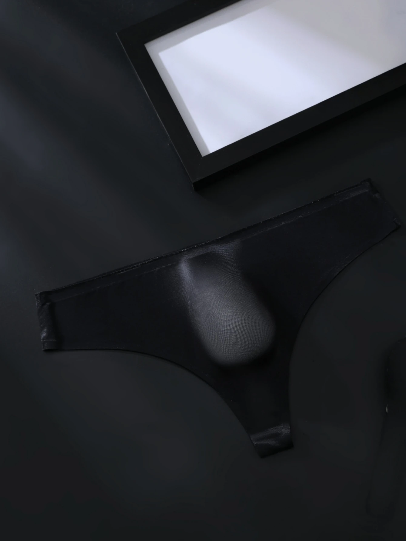 2PCS Men's Thong Low Waist Seamless Underwear Breathable Solid Color Small Floral Jacquard Design Comfortable Briefs