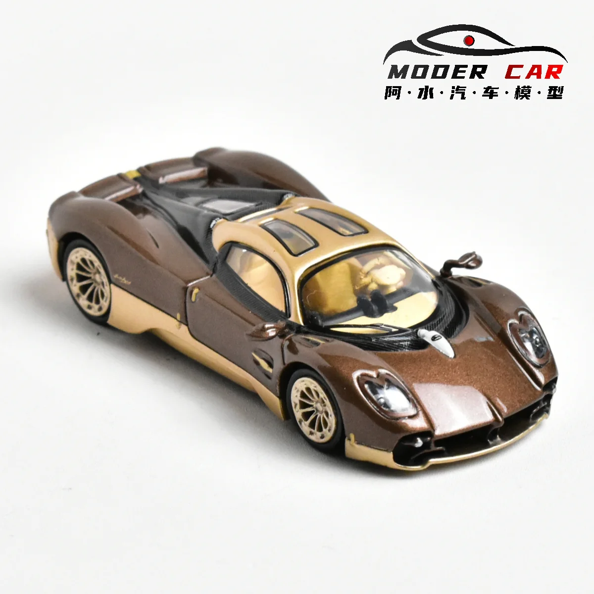 ModernDream+CCA 1:64 Utopia Modellino di auto