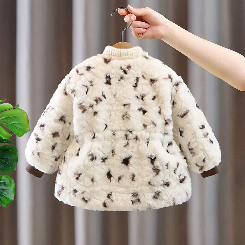 Girls' Coat Autumn and Winter 2024 New Winter Velvet Warm Thickened Baby Foreign Hair Sweater Versatile Outer Wear