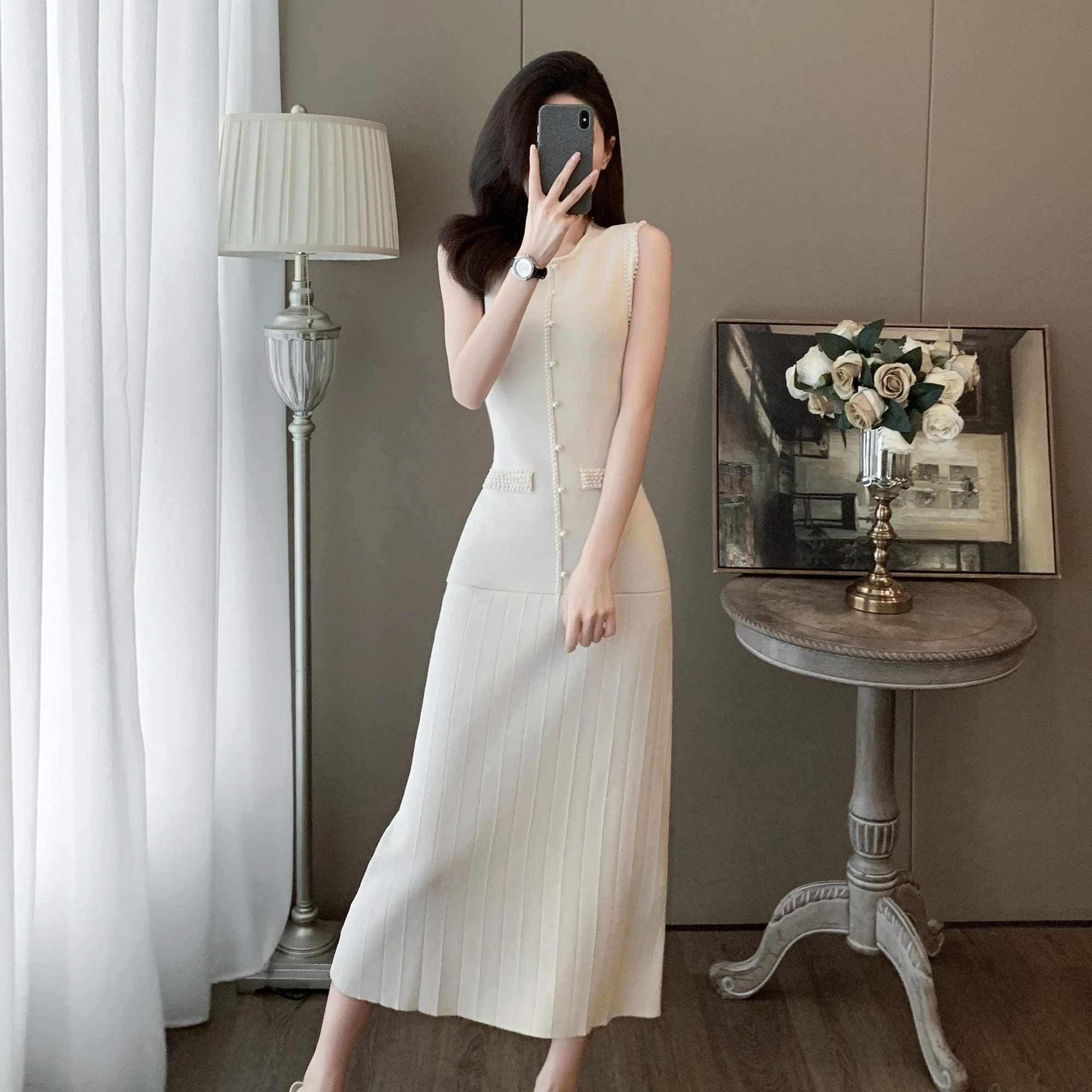 Elegant French Women O Neck Sleeveless Tank Knitted Midi Dress 2024 New Summer Pearls Decoration Slim Bodycon Pleated Vestidos