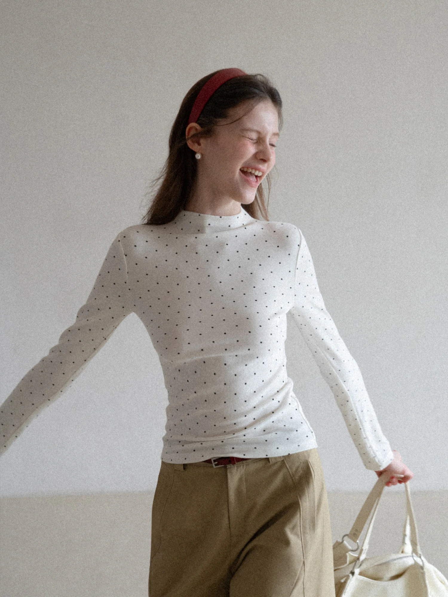 

Slimming Effect Casual Polka Dot Long Sve T-irt Women's f High Collar Spring 2026 Inner Wear White Top EGGKA