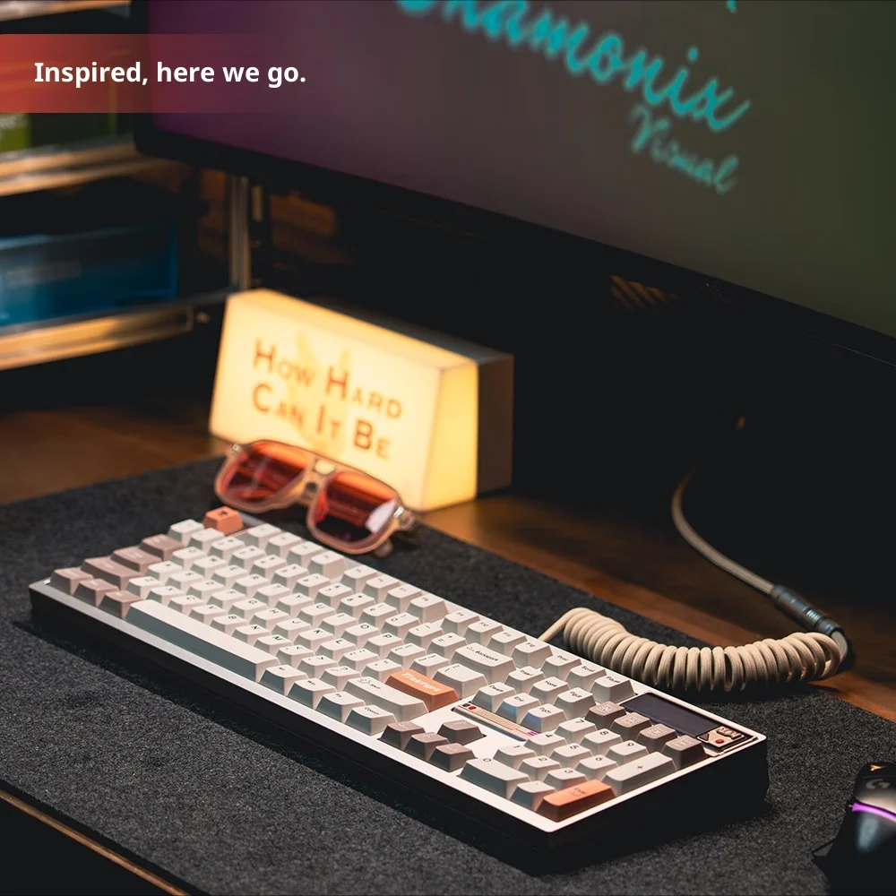 TICKTYPE DP104 คีย์บอร์ดแบบกลไกไร้สาย คีย์บอร์ดสามโหมด คีย์บอร์ดแบบถอดเปลี่ยนได้ทันที ผลิตจากอะลูมิเนียมอัลลอยด์ พร้อมหน้าจอ อุปกรณ์เสริมสำหรับพีซี รองรับระบบปฏิบัติการวินโดวส์/แมค