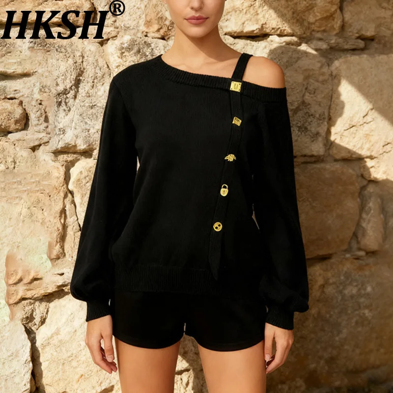 

HKSH 2025 Autumn Winter New Women's Sweater Irregular Off-shoulder Buttoned Korean Elegant Stylish Pullover Knitted Tops HK14825