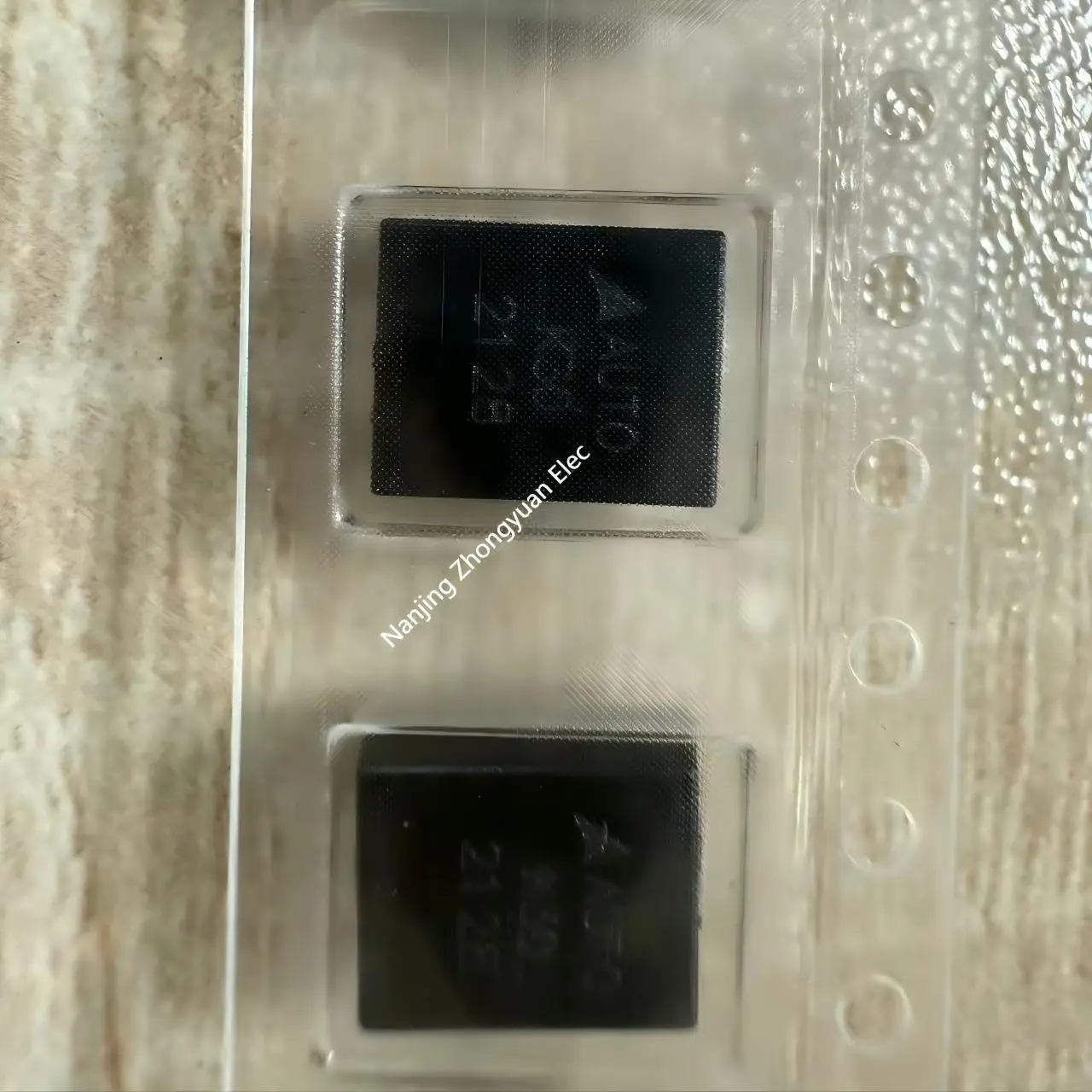 

EPCOS B72650M1300K072 Варисторы TDK 30 В переменного тока 10% 3225 мм AEC-Q200 Рейтинг электронных компонентов