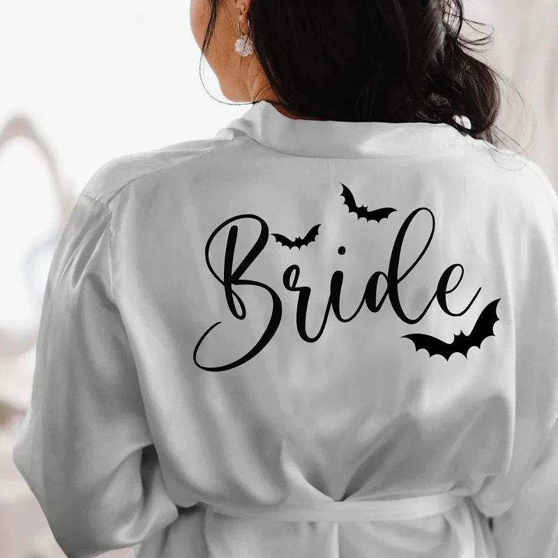 

Bride Bats White Robe Gothic Bachelorette Party Sleepwear Wedding Accessories Halloween Party Bridal Shower Decoration Supplies