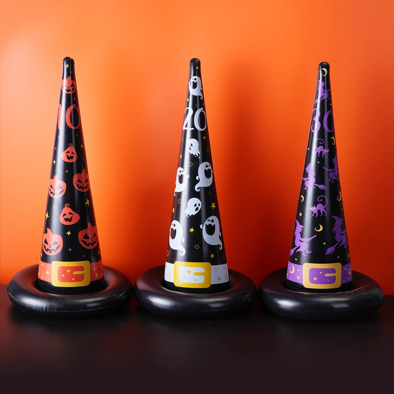 Jogo inflável do lance do anel do chapéu da bruxa do dia das bruxas, brinquedos para crianças adultos, decorações