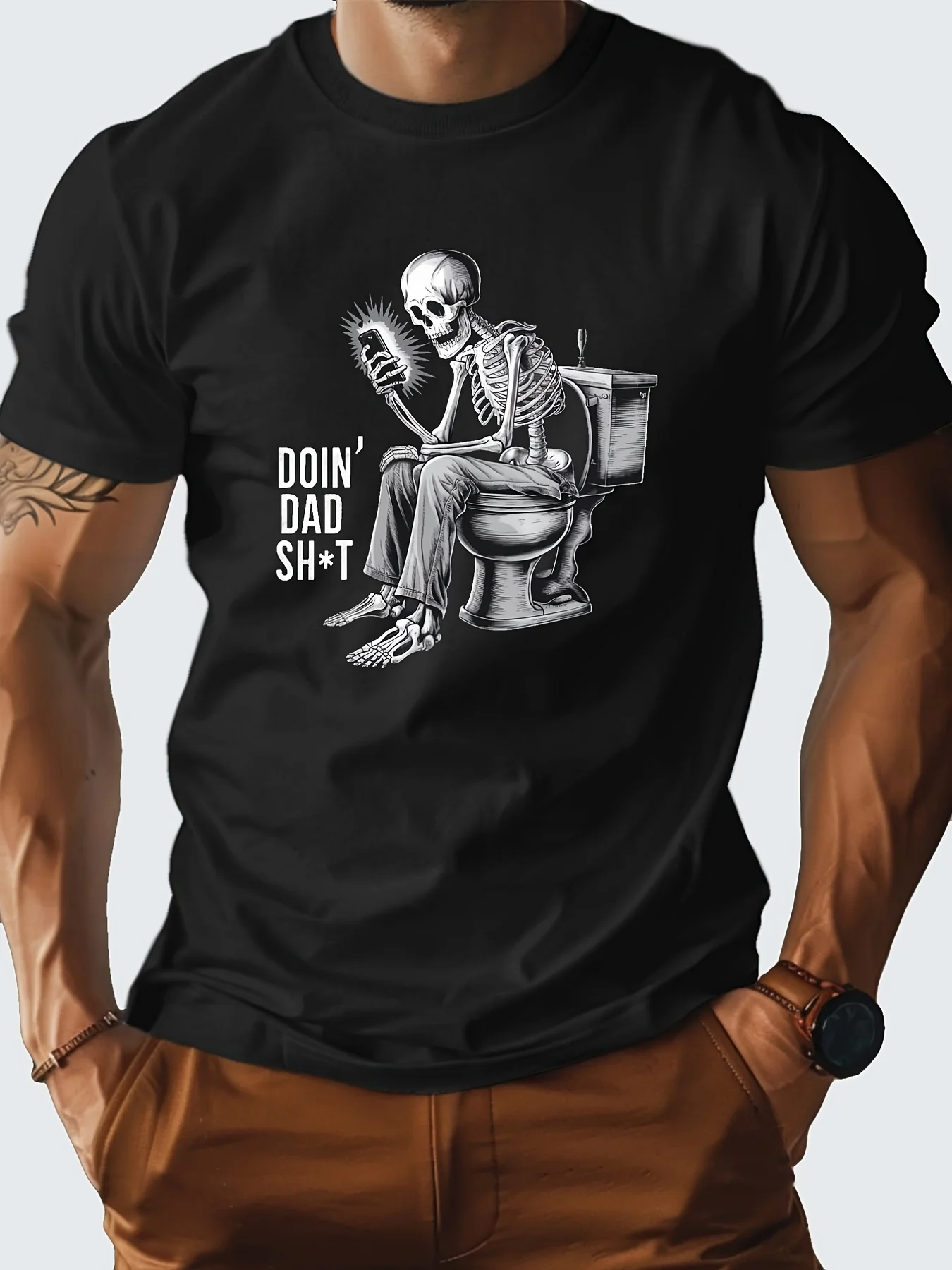 DOIN DAD SH T G500 Men's Funny Novelty T-Shirt - "DOIN' DAD SH*T" Slogan & Dad Joke Humor, 100% Cotton Comfort Fit Short Sleeve Crew Neck Tee with Toilet Paper Roll & Skeleton Graphic