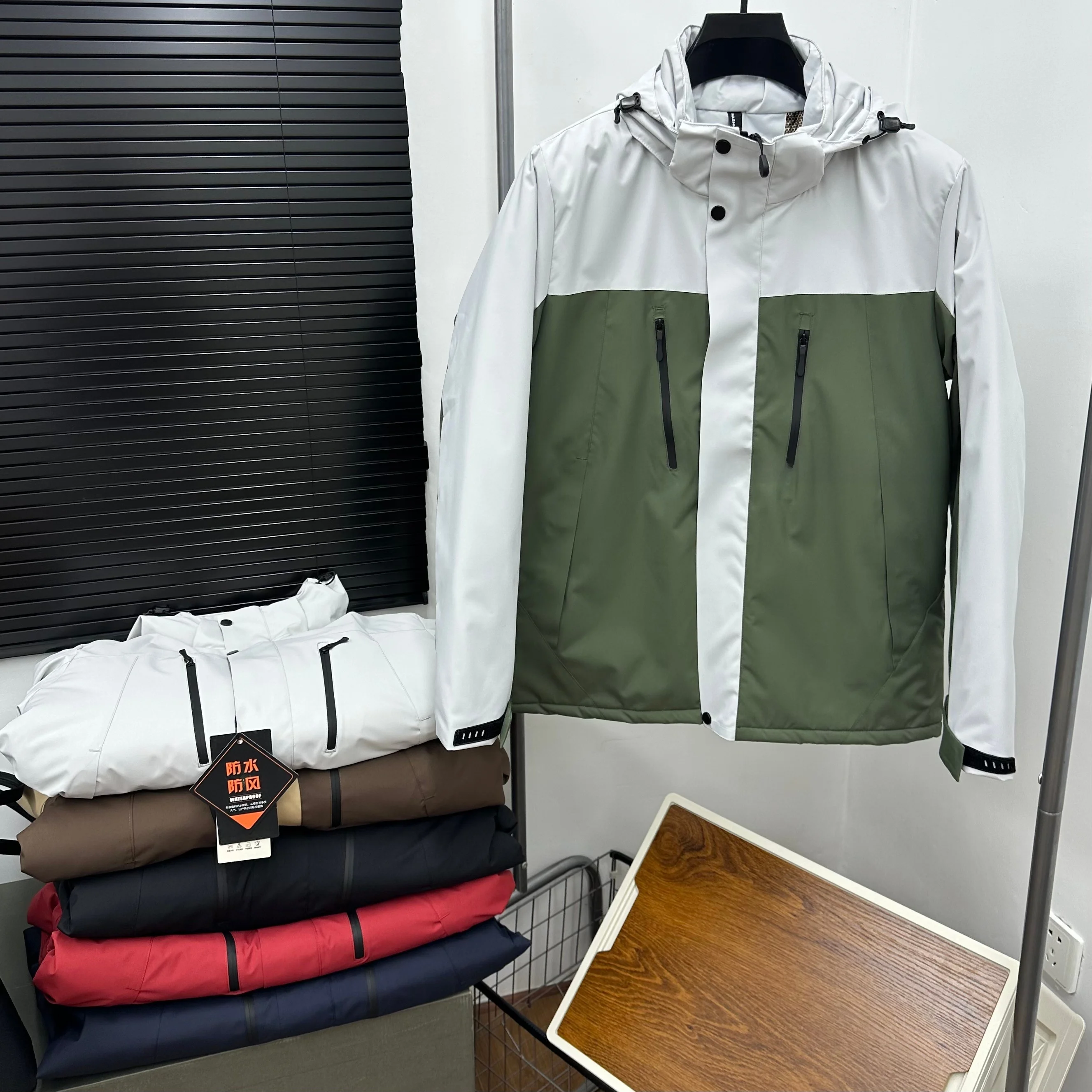 

High-End ex Thiened Outdoor Fce Jaet Youth Casual Warm Long Sve Hooded Stand Fit Cotton Jaet for Sports