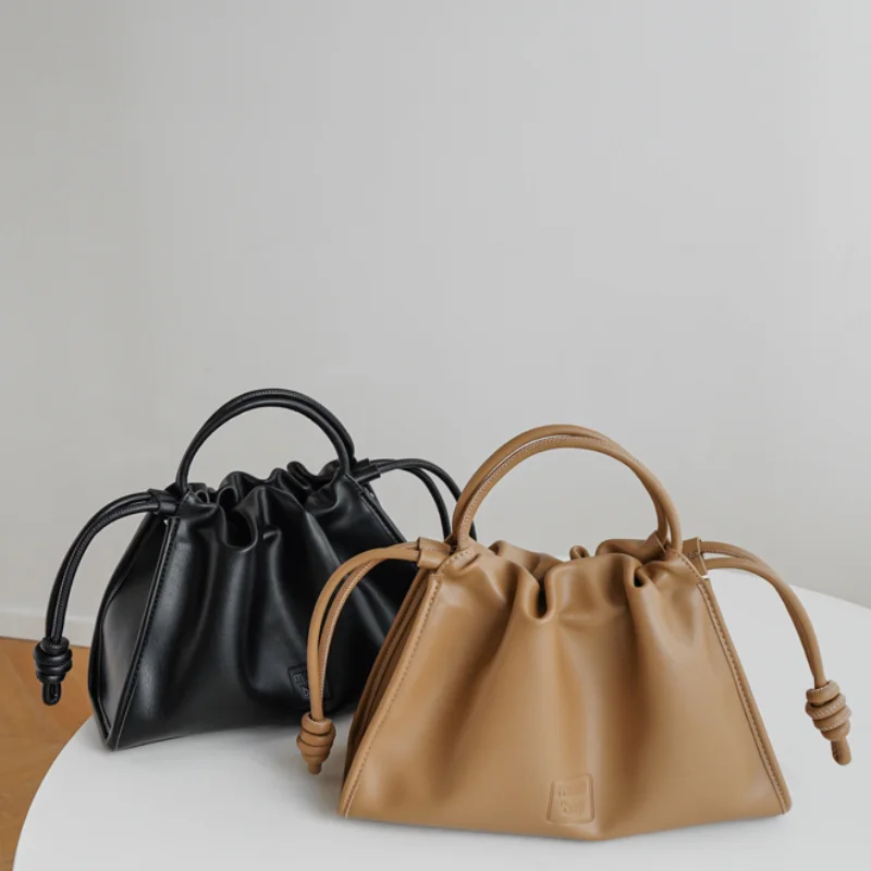 

Элегантная кожаная сумка-мешок с рюшами, стильная сумка на шнурке, женская сумка через плечо с минималистичным дизайном, мягкая сумка из искусственной кожи для поездок на работу