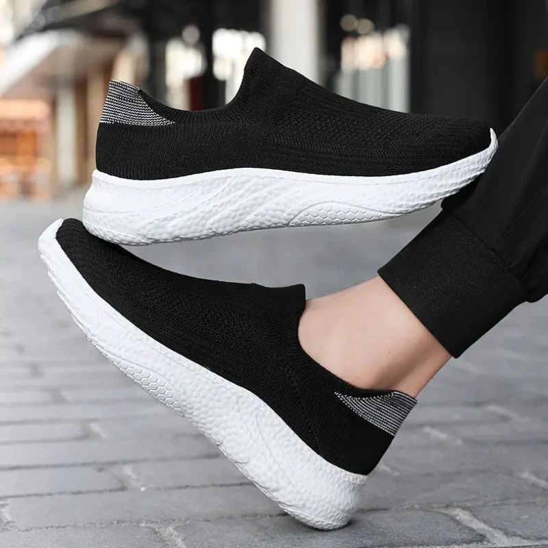 

Autumn Ultra-light sneakers 2025 New High-quality Wear-resistant Anti-slip Breathable and Elastic Mesh Casual Sports Shoes
