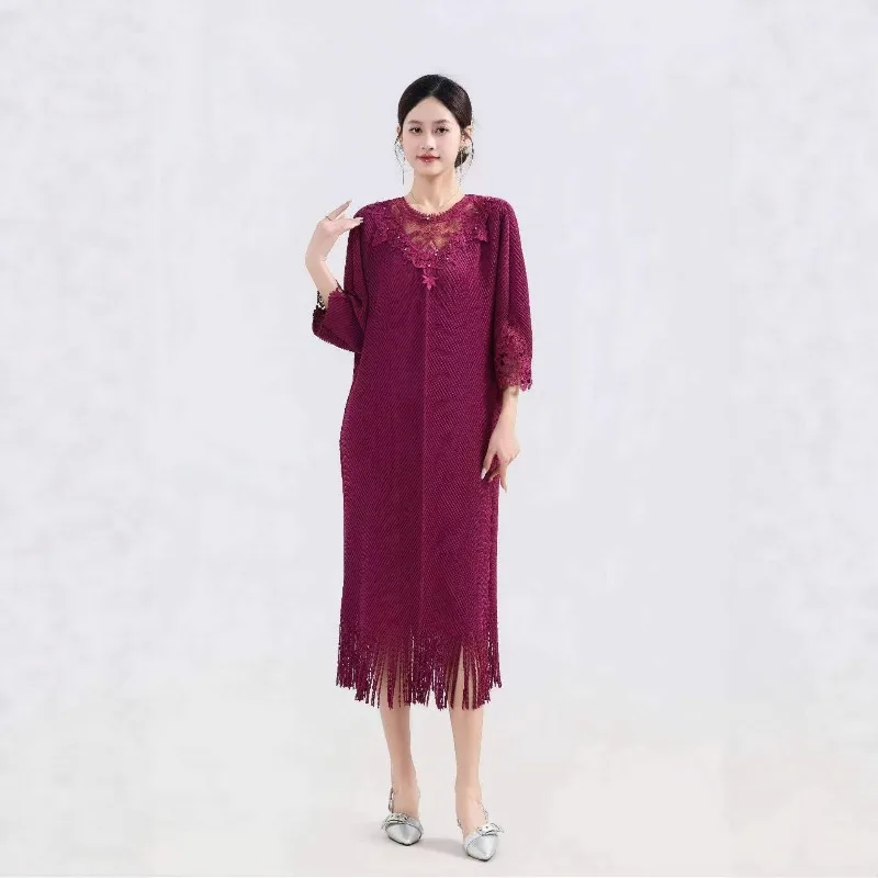 Miyake robe plissée 2026 nouveau col rond dentelle frange creuse conception tempérament décontracté grande taille extensible bureau longues robes