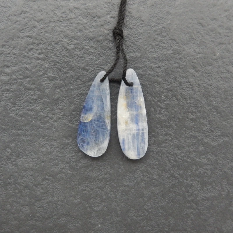 

Пара подвесок в форме капли с синим кианитом, переливающиеся сине-белые ювелирные изделия из драгоценных камней для изготовления 26X10X3MM-5.5G