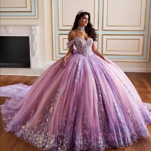 Glänzend für Mädchen Abend Party Kleid lila Tüll Abendkleid schulterfrei Spitze Applikationen Perlen Quinceanera Kleid individuell