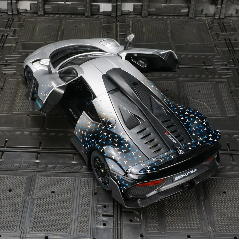 Il bagagliaio e il cofano dell'auto modello di auto sportiva in lega di grandi dimensioni 1:18 può essere aperto ha funzioni di suono e illuminazione, dettagli ricchi