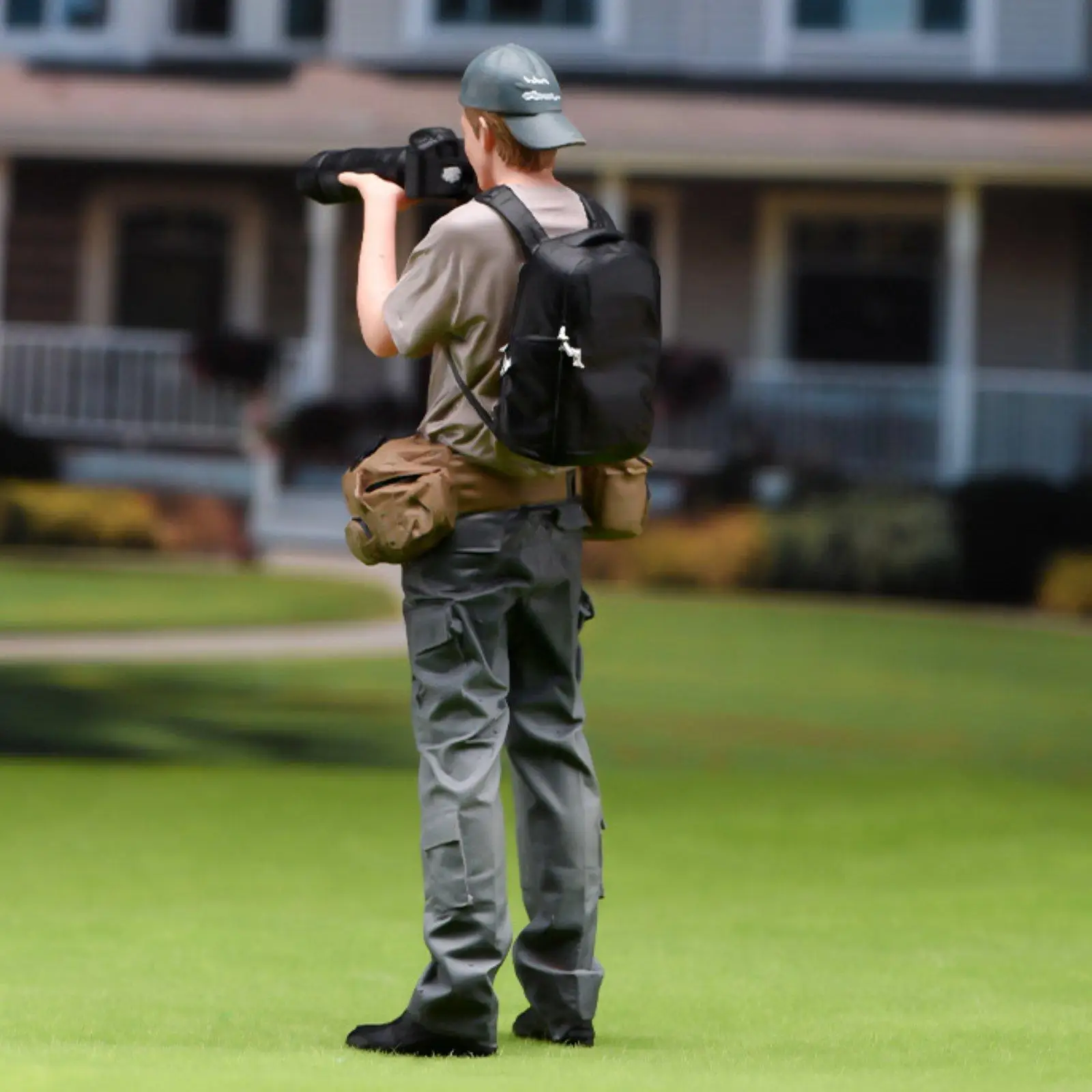 1:18 Male Photographer Model 3D Character Toy Tiny People Model Mini Male with A Camera Figure for Fairy Garden DIY Scene
