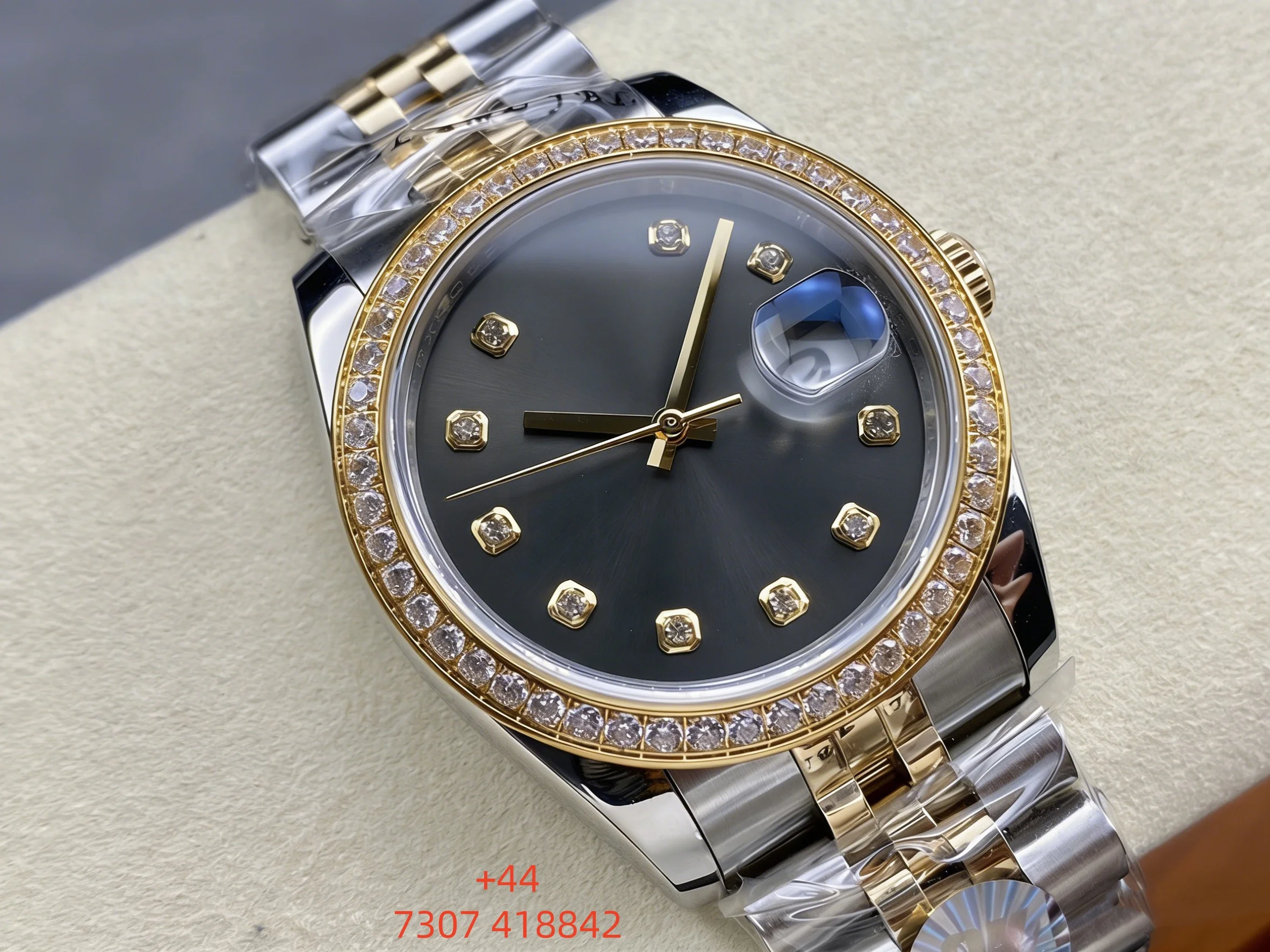 

Эксклюзивные женские часы класса люкс с циферблатом 36 мм, устойчивым к царапинам сапфировым стеклом, ремешком из нержавеющей стали и полностью автоматическим механизмом.