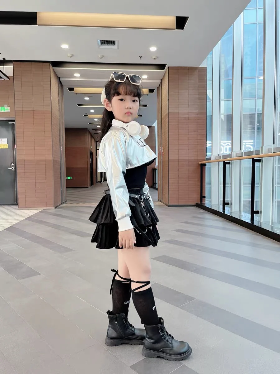 Jazzdance-voorstellingjurk voor meisjes Zilver leer Streetdance-set voor kinderen Modeshowjurk voor meisjesmodel