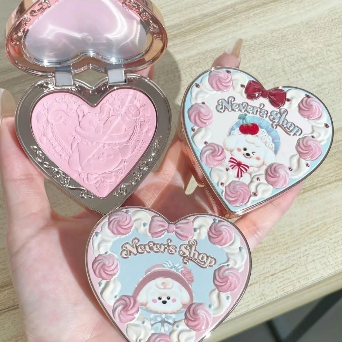 フラワーノーズネバーのショップ ベルベットブラッシャー キュートメイクアップブラッシュパウダー クルエルティフリーパウダーブラッシュ マット仕上げの頬用シェイプ