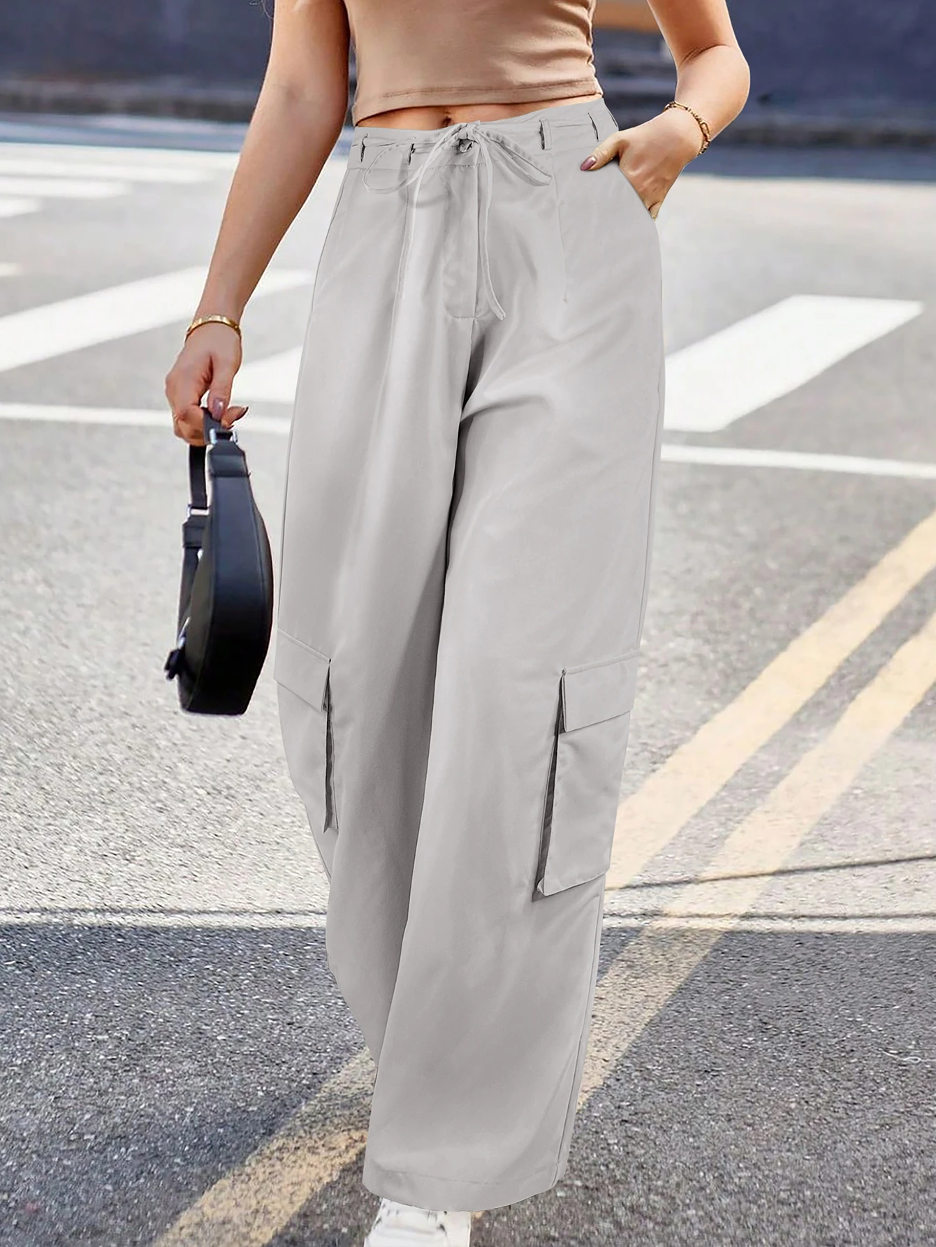 Mono informal plisado con cordón en la cintura para mujer, pantalones con bolsillos inclinados y bolsillos con solapa de cintura alta, adecuados para uso diario