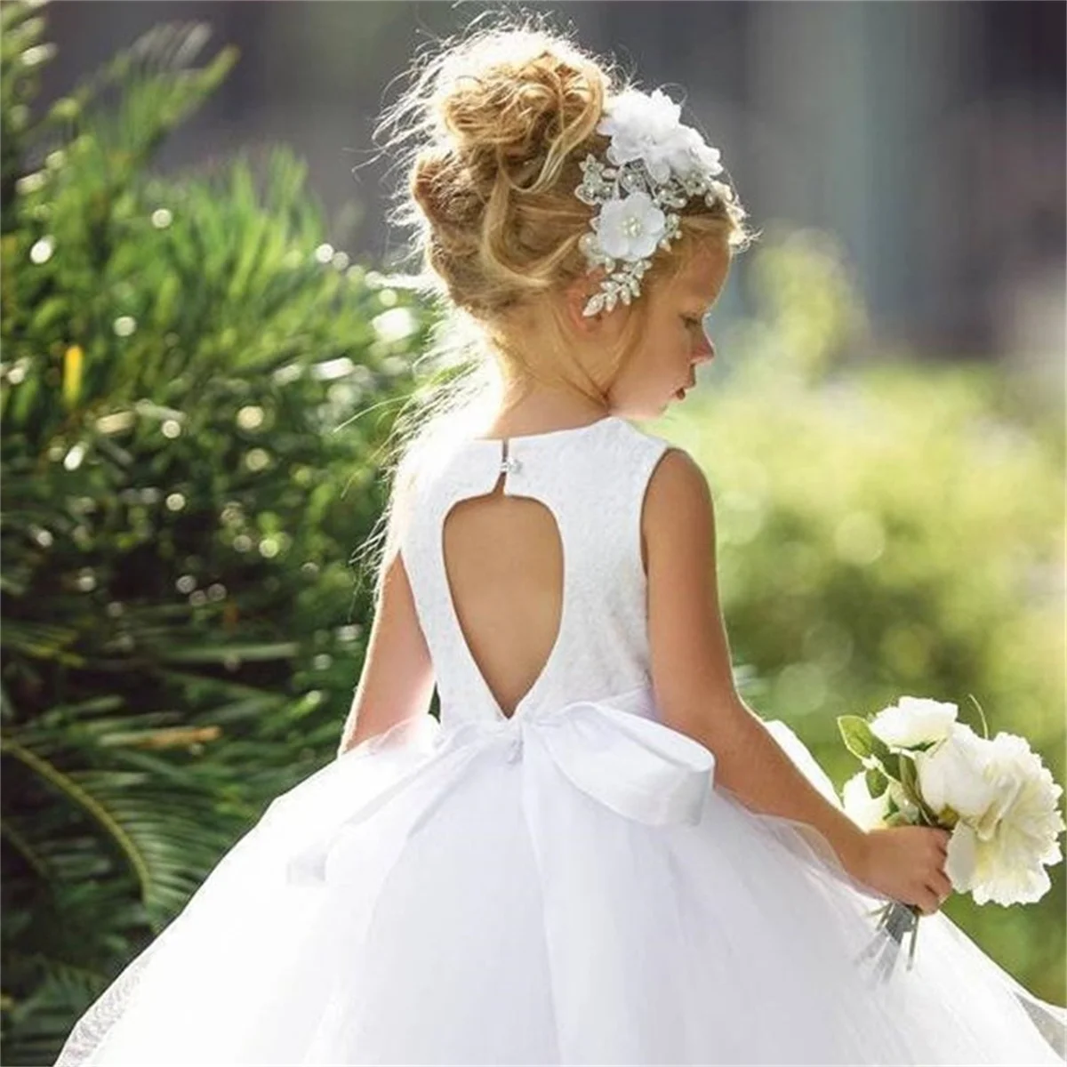 Vestido blanco Simple para niña de las flores para boda, tul hinchado sin mangas, apliques sin espalda, fiesta de cumpleaños, vestidos de baile de primera comunión